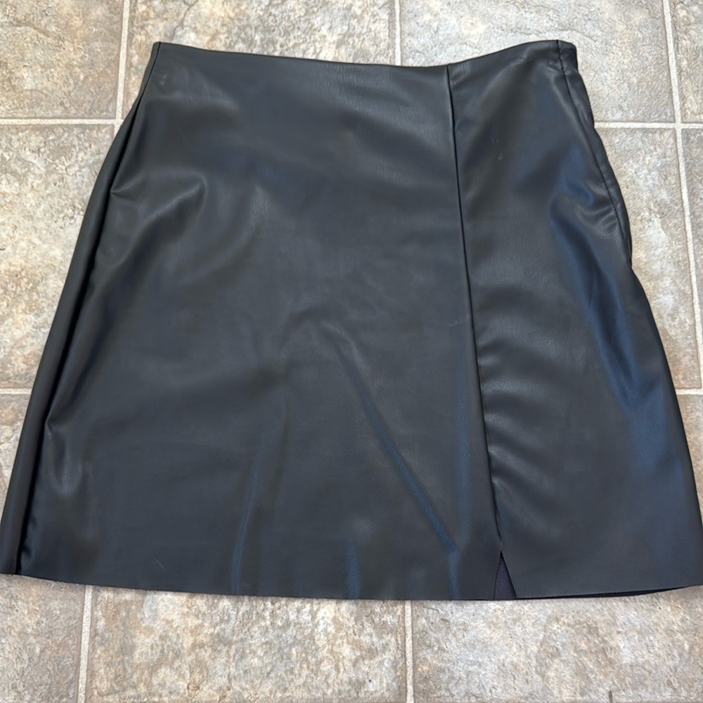 H&M faux leather Black mini Skirt A line XS
